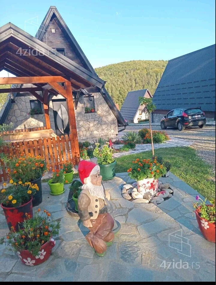 5-etažna kuća | 4zida