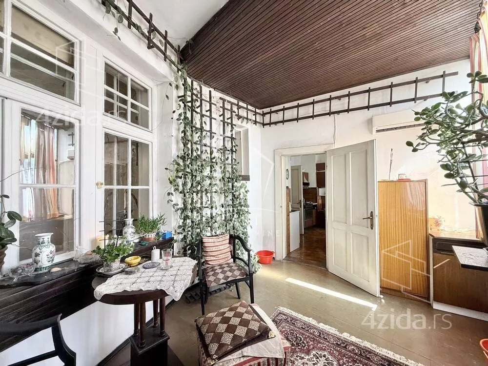 Četvoroiposoban stan | 4zida