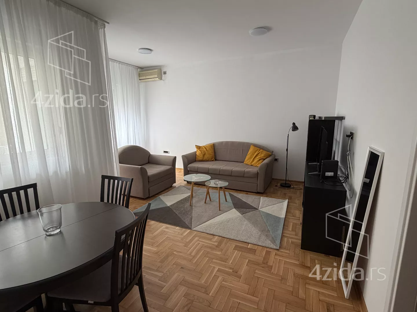 Dvoiposoban stan | 4zida