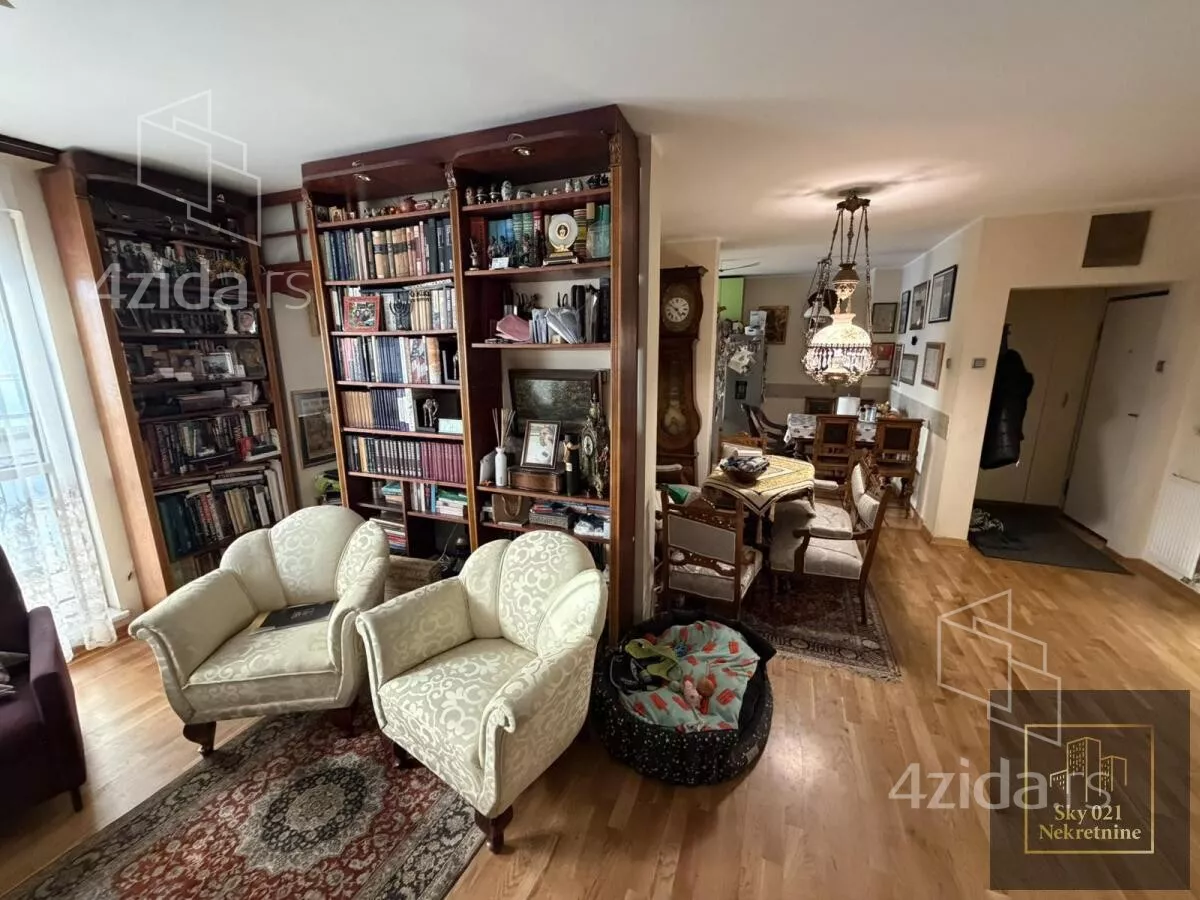 Četvoroiposoban stan | 4zida