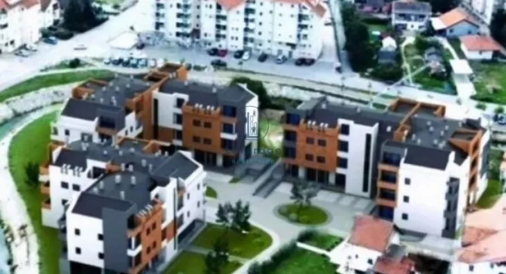 Četvoroiposoban stan | 4zida