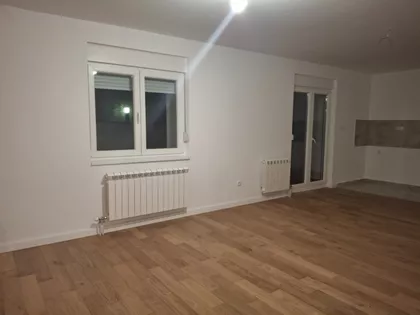 Sremčica | 4zida.rs