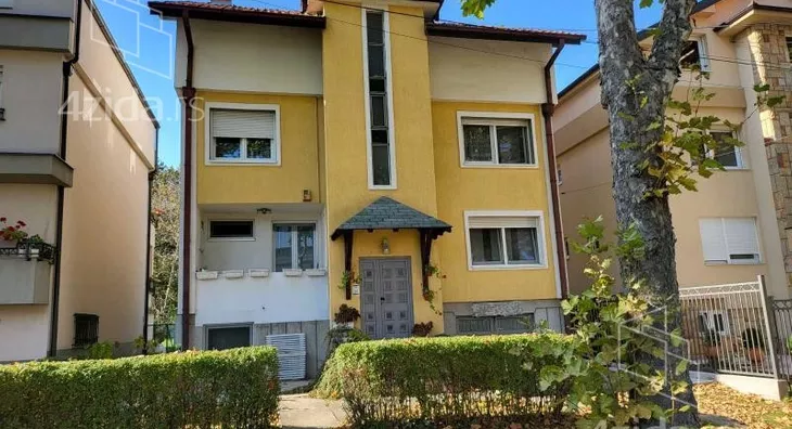 Kuća | 4zida