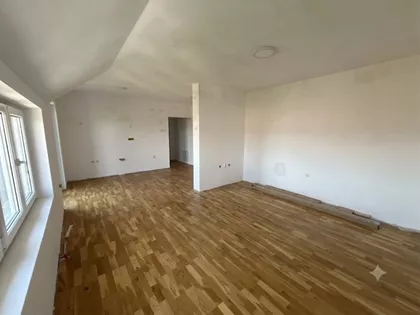 Zmaj Jovina | 4zida.rs