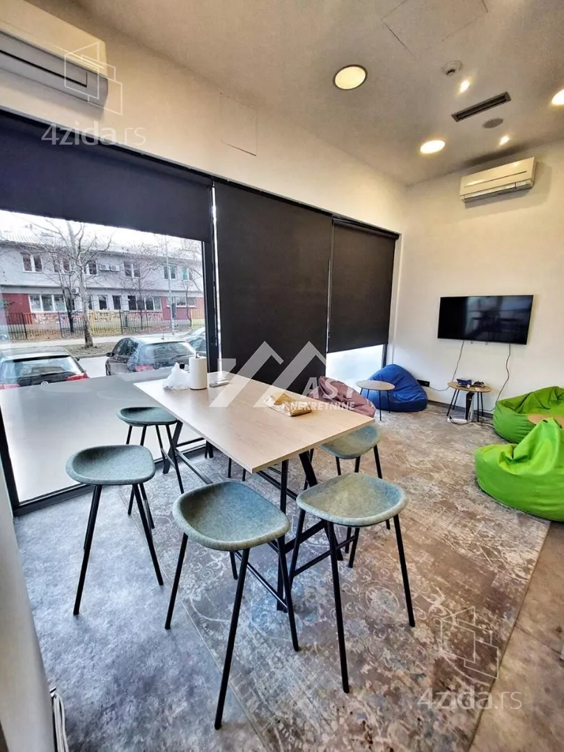 Poslovni prostor | 4zida
