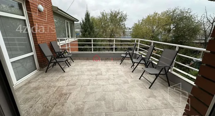 Petosoban stan | 4zida