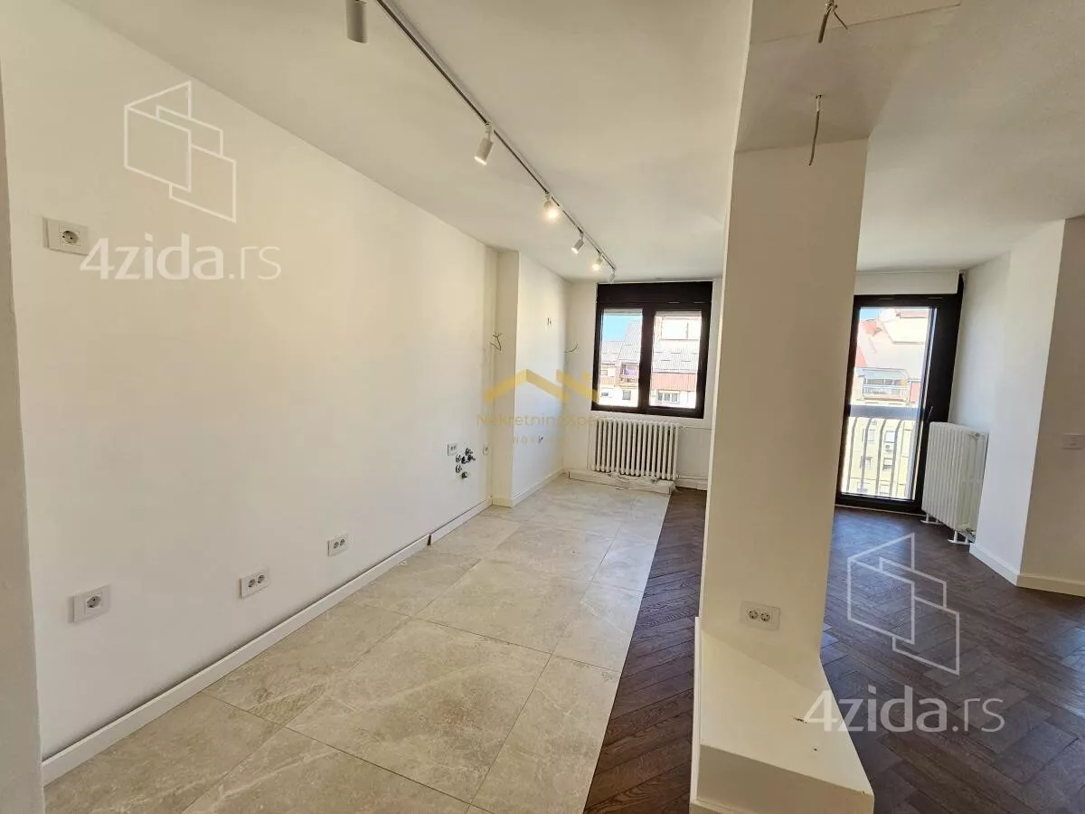 Četvoroiposoban stan | 4zida