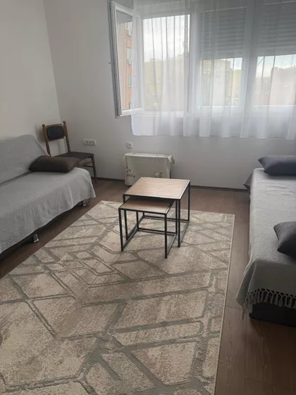 Maksima Gorkog bb | 4zida.rs