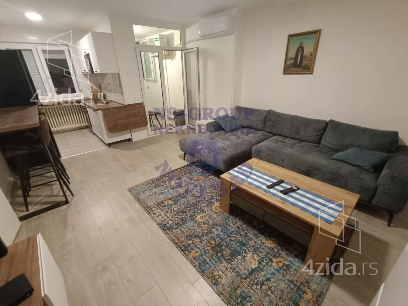 Dvoiposoban stan | 4zida