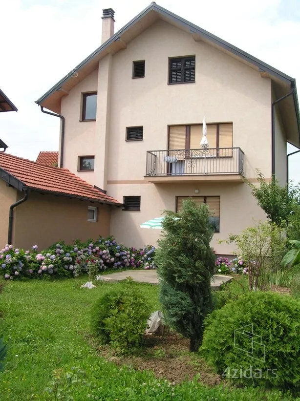 3-etažna kuća | 4zida