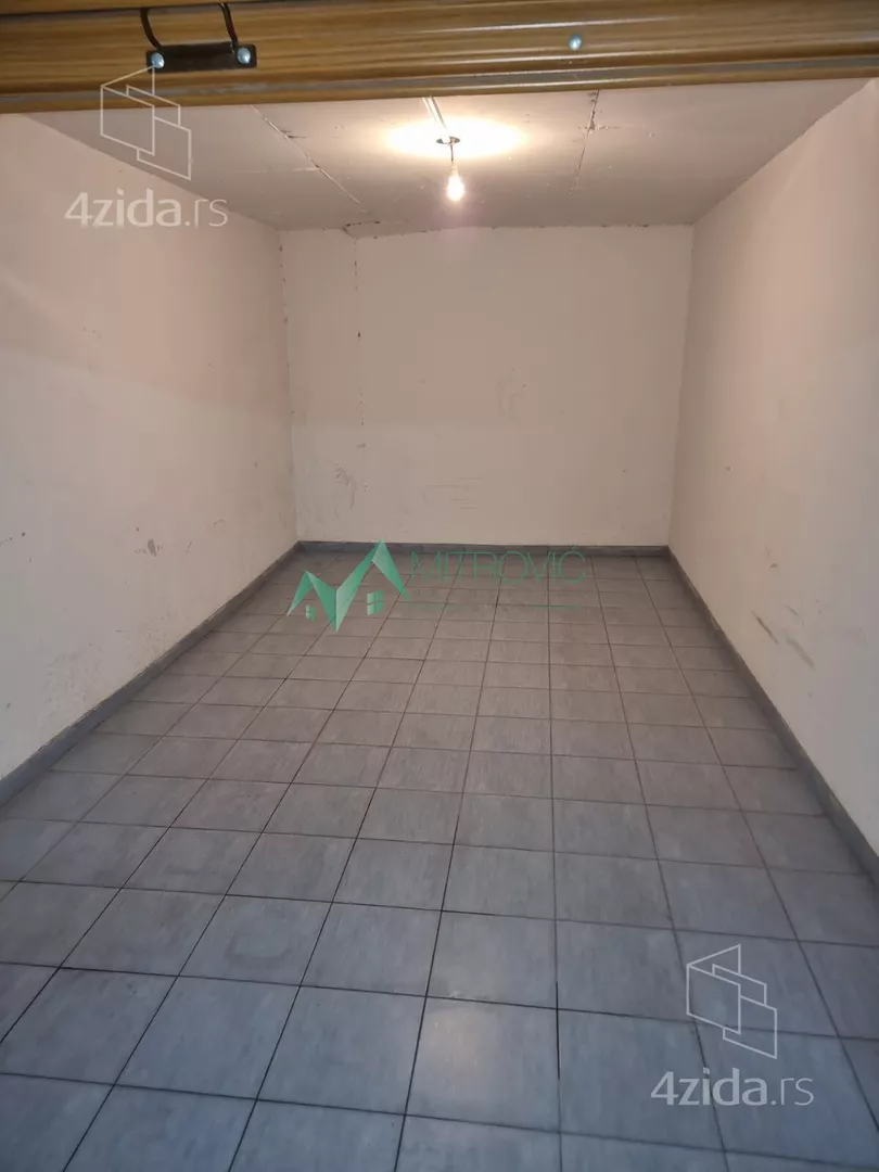 Garaža | 4zida