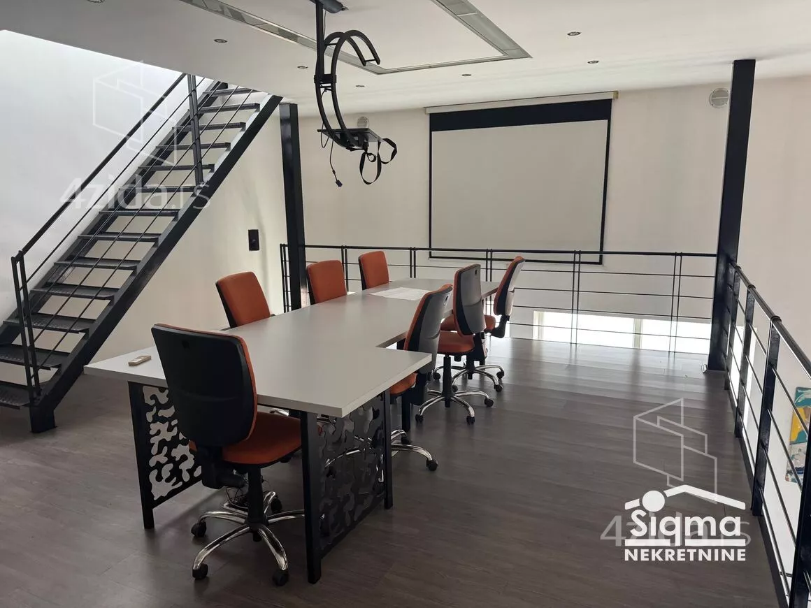 Poslovna zgrada | 4zida