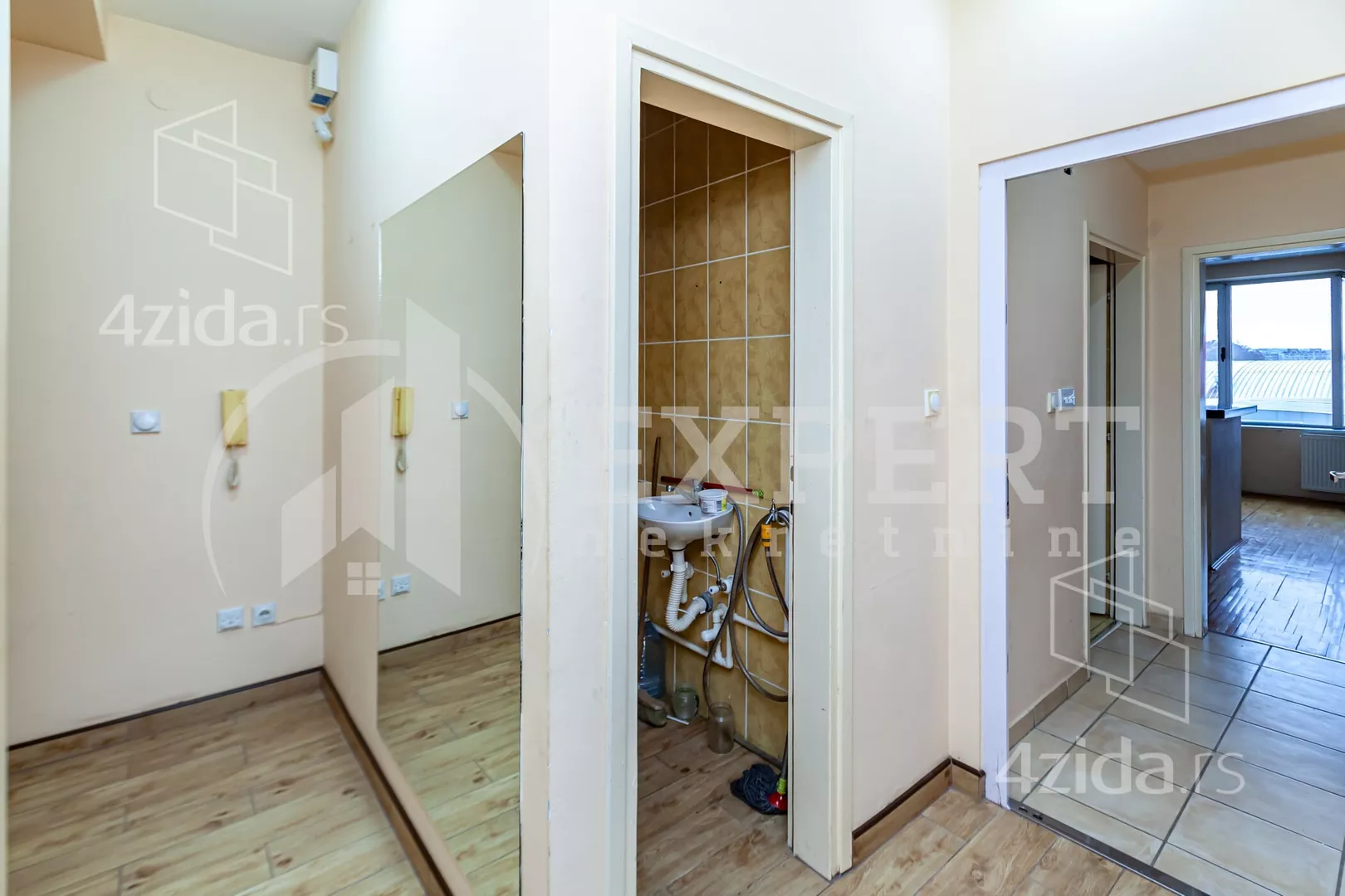 Troiposoban stan | 4zida