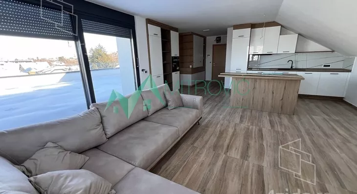 Šestosoban stan | 4zida