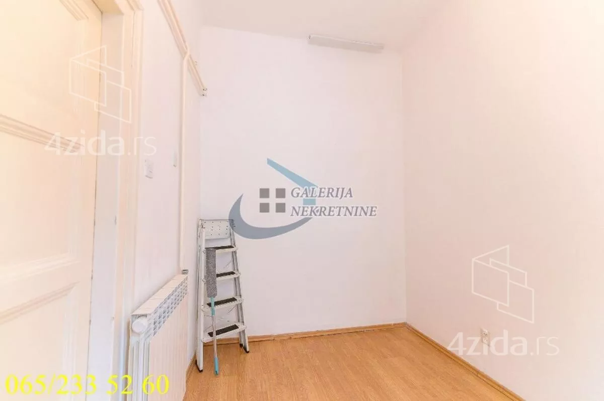 Četvoroiposoban stan | 4zida