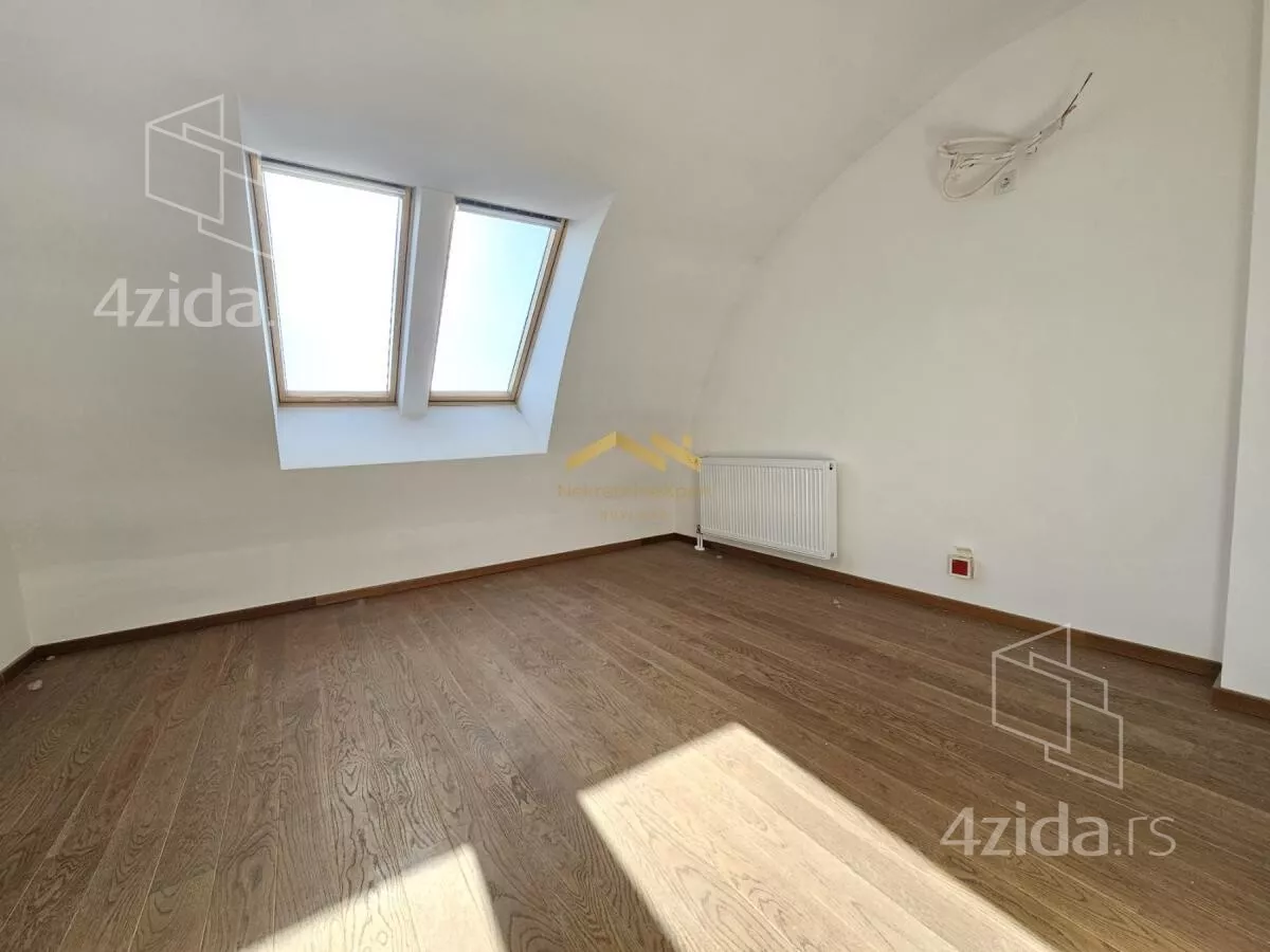 Šestosoban stan | 4zida