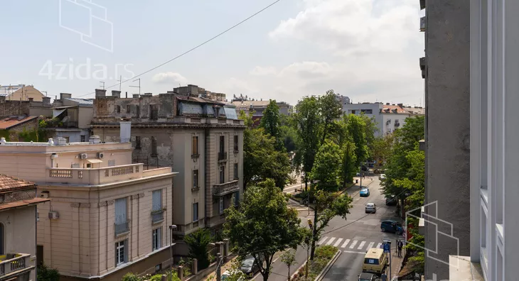 Šestosoban stan | 4zida