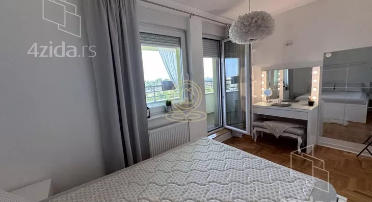 Četvoroiposoban stan | 4zida