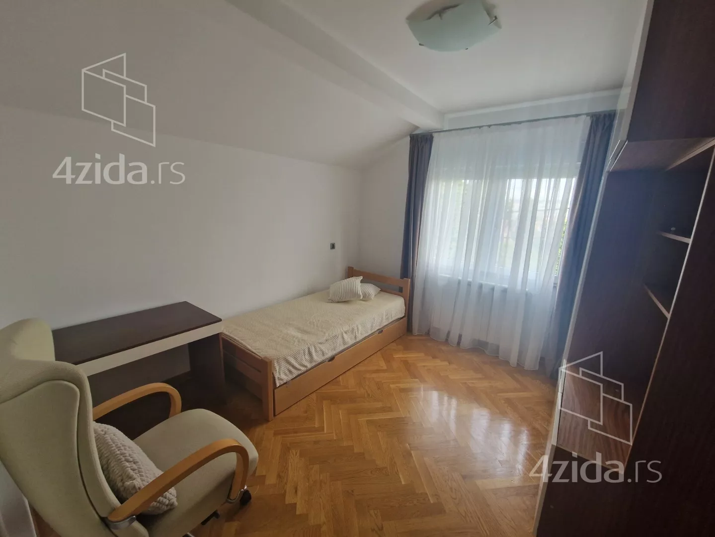 Šestosoban stan | 4zida
