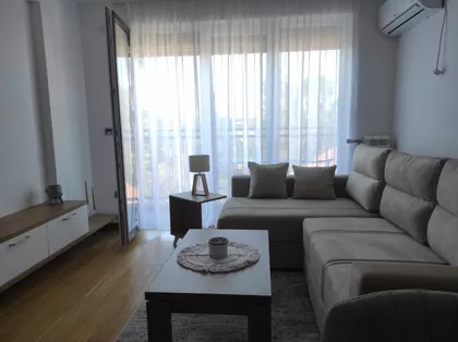 8. Marta 10 | 4zida.rs