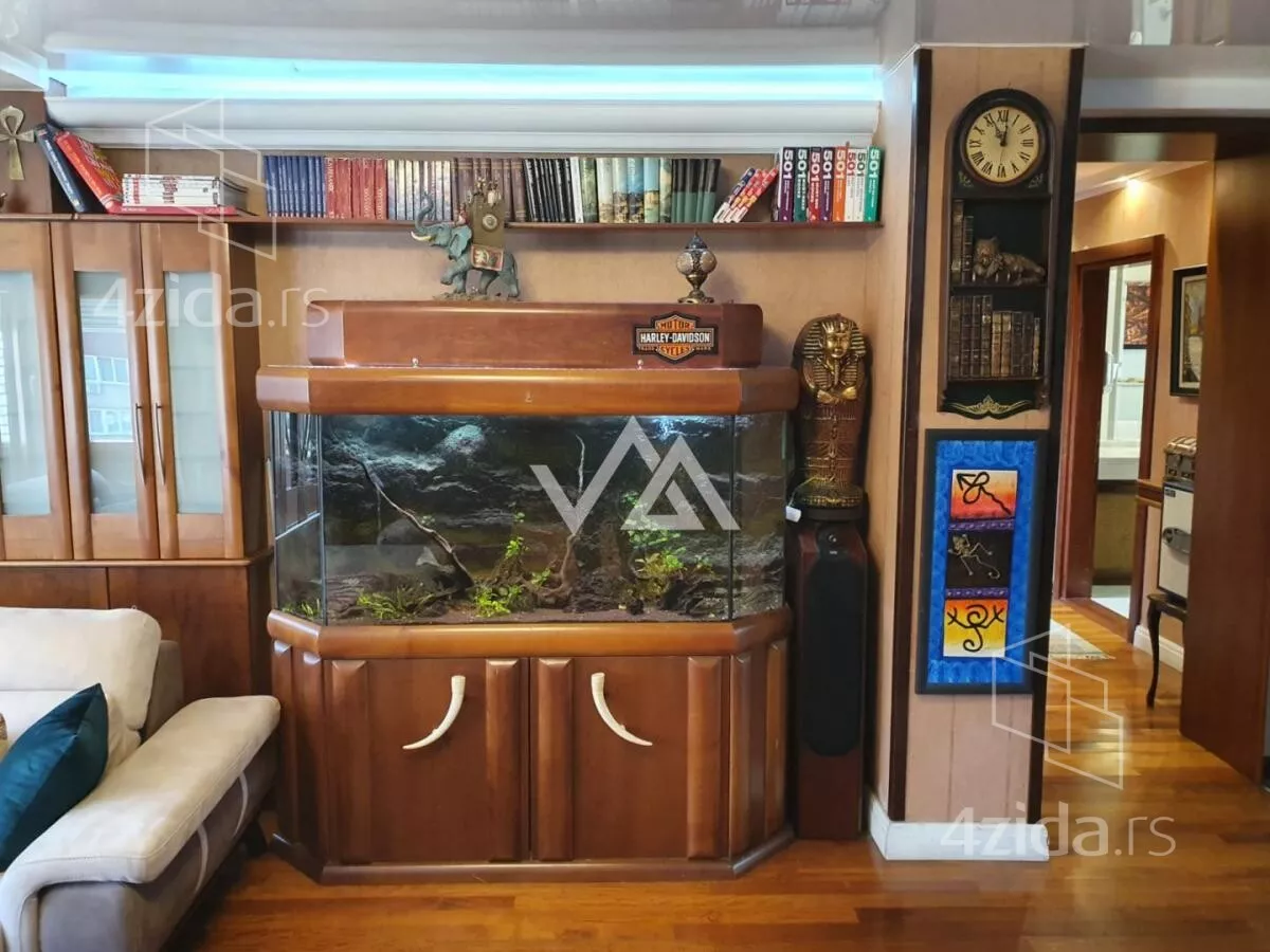 Petosoban stan | 4zida