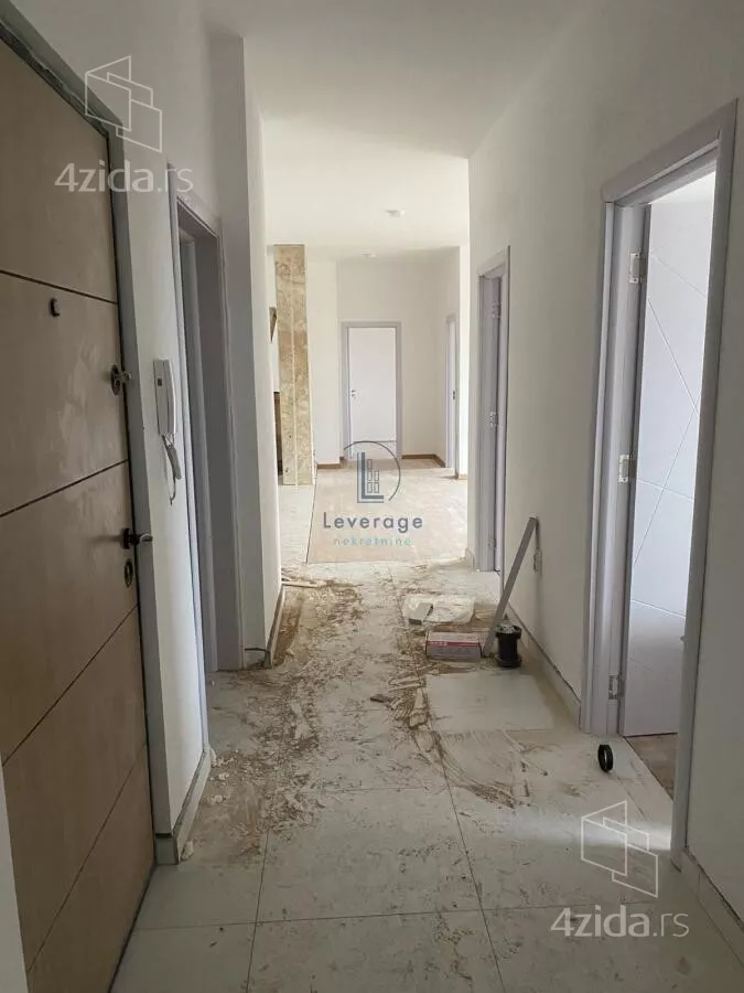 Petosoban stan | 4zida