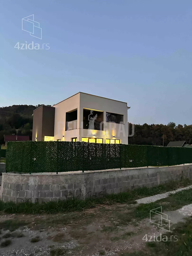Kuća | 4zida