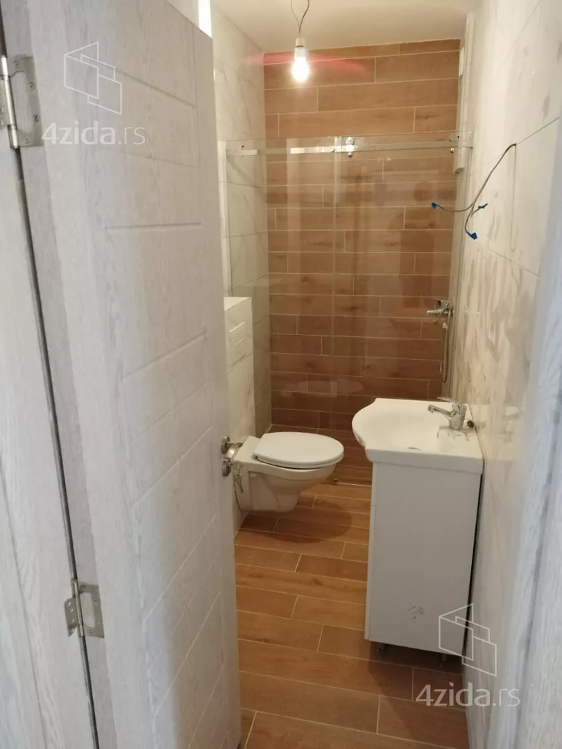 Sedmosoban stan | 4zida