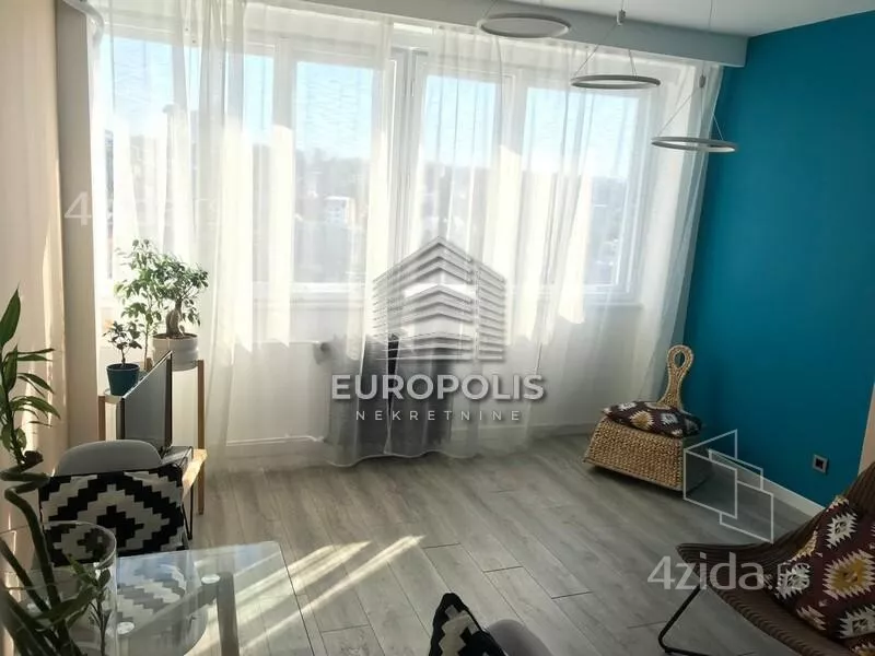 Četvoroiposoban stan | 4zida