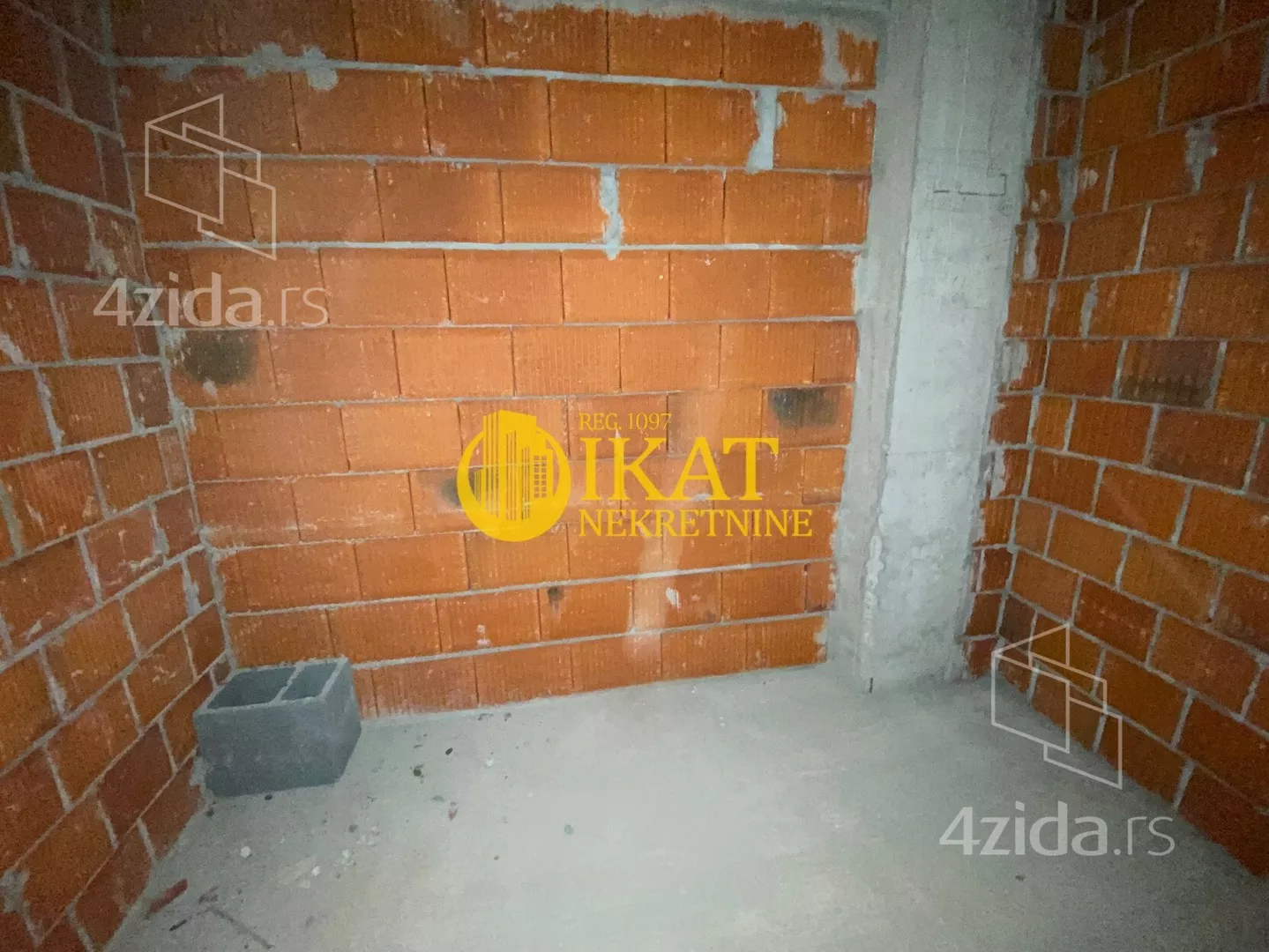 Jednoiposoban stan | 4zida