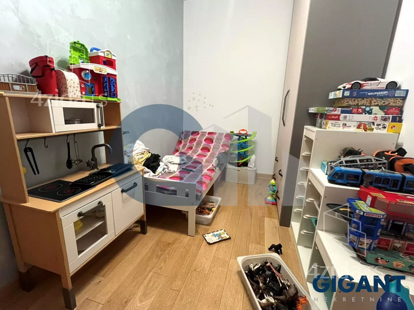 Četvorosoban stan | 4zida