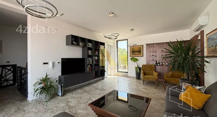 Petosoban stan | 4zida