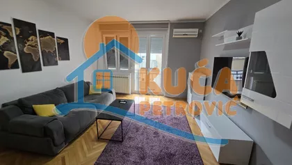 Učitelj Tasina | 4zida.rs