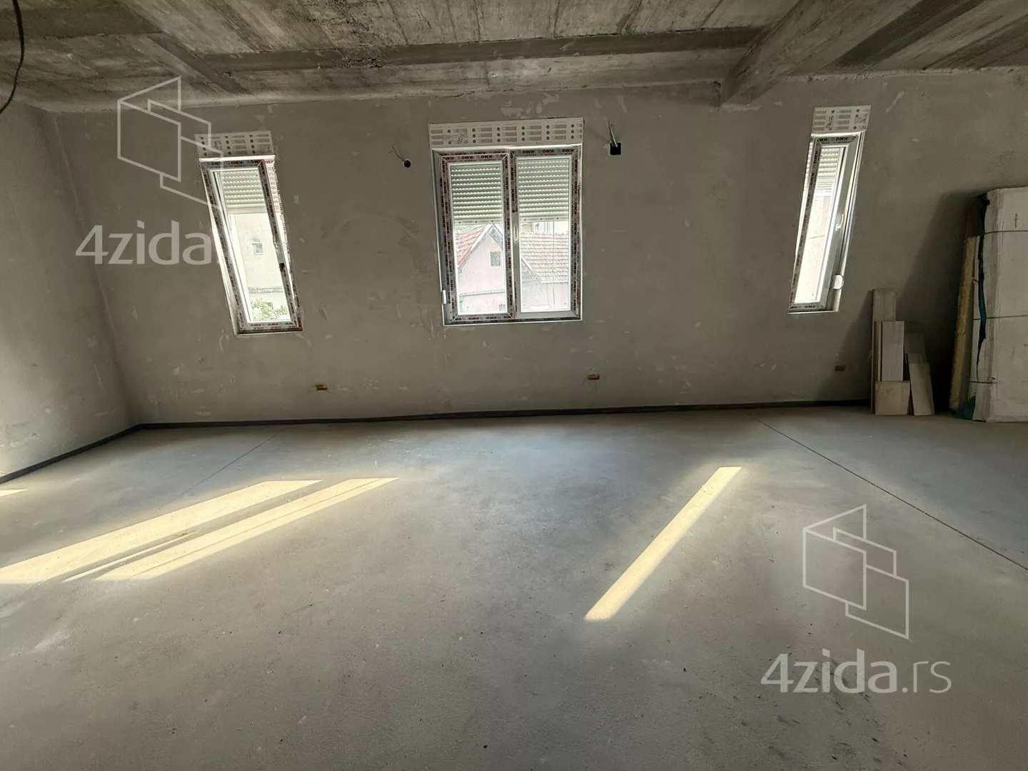 Poslovni prostor | 4zida