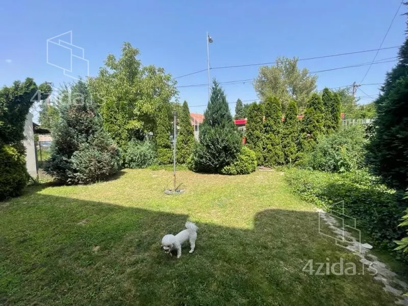 Poslovna zgrada | 4zida