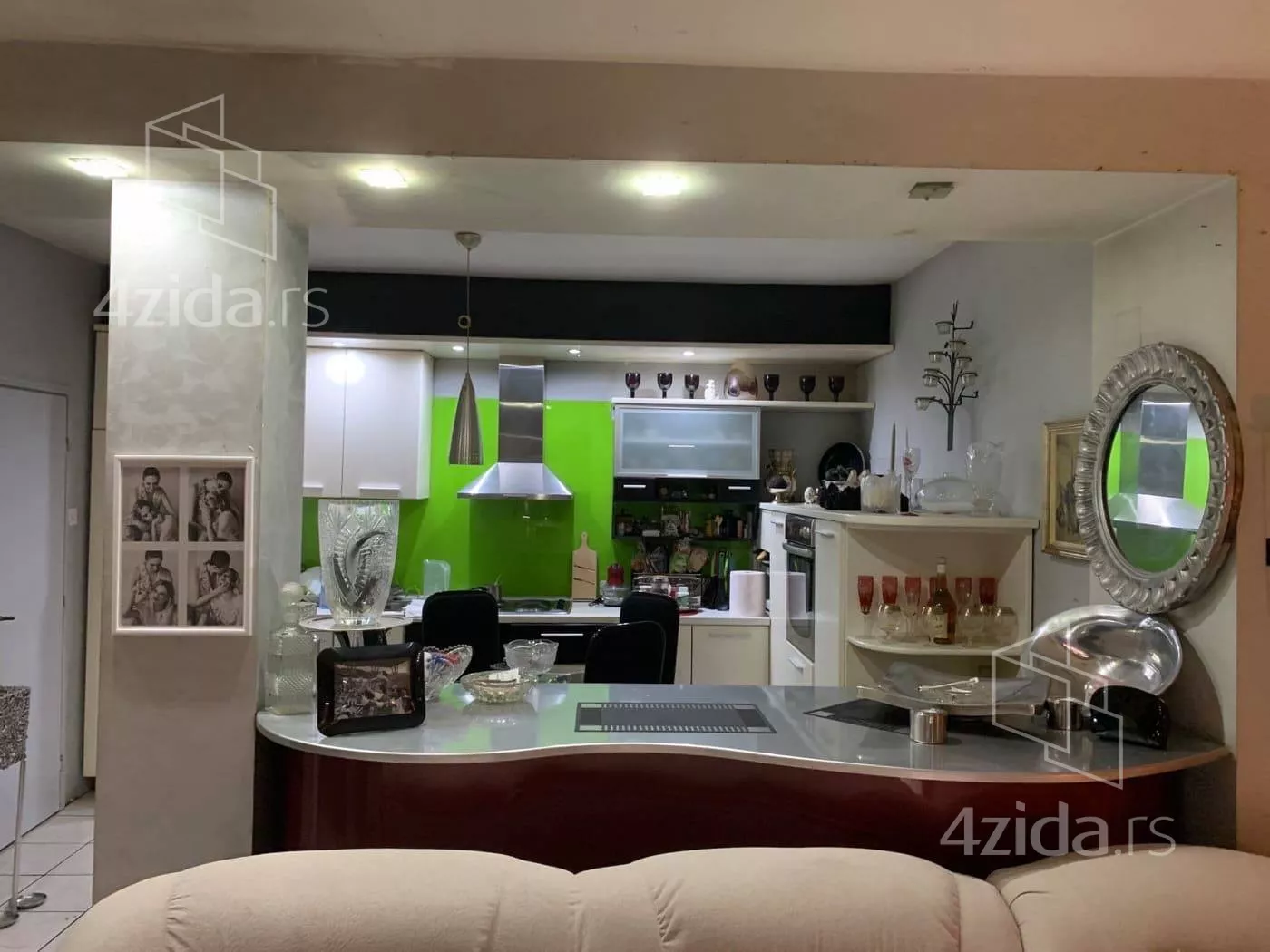 Lokal | 4zida