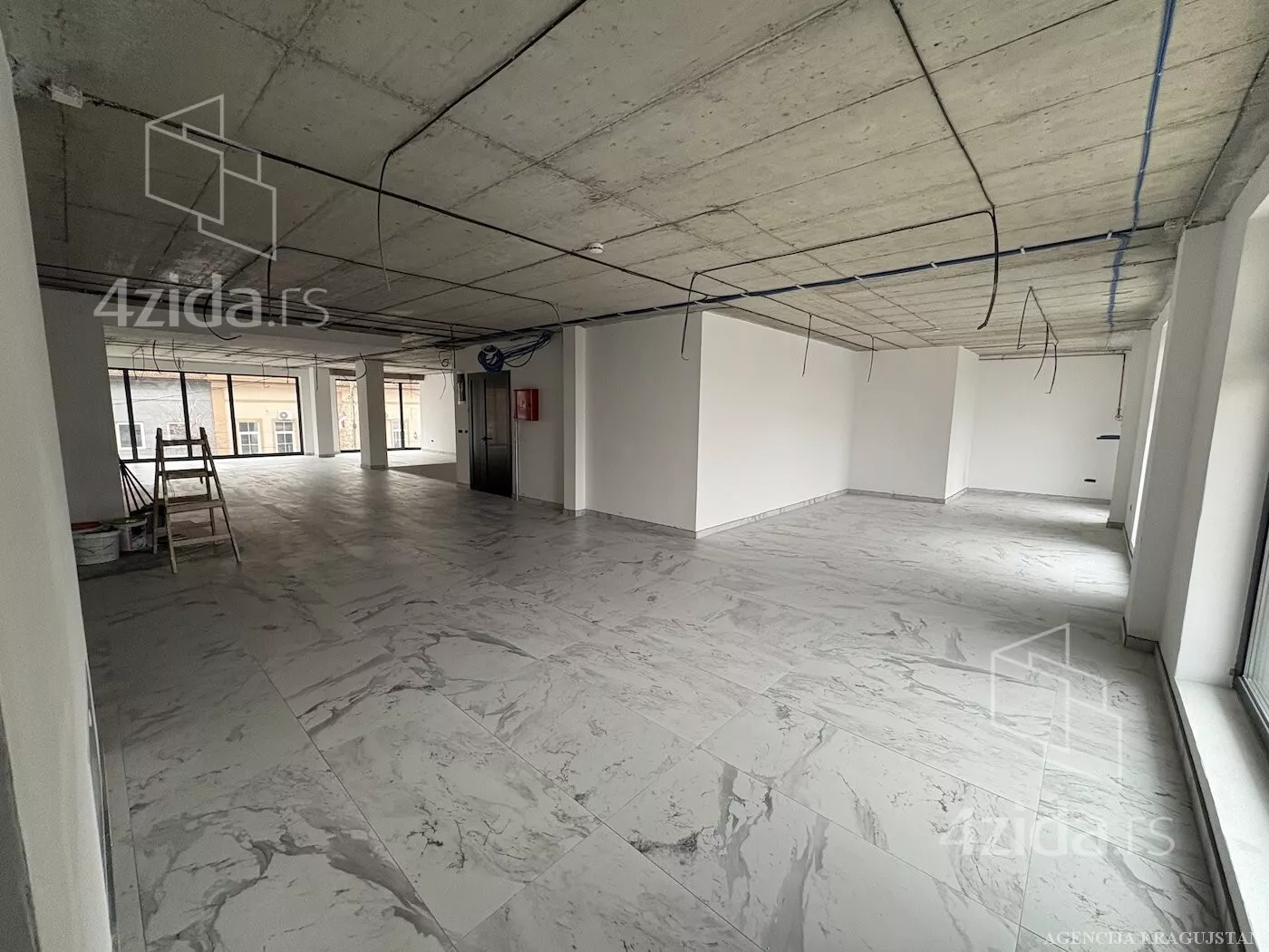 Poslovni prostor | 4zida