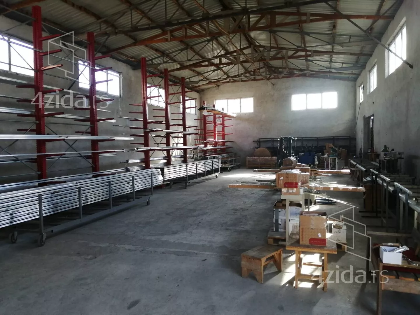 Poslovna zgrada | 4zida