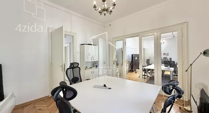 Šestosoban stan | 4zida