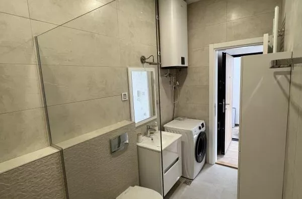 Šestosoban stan | 4zida