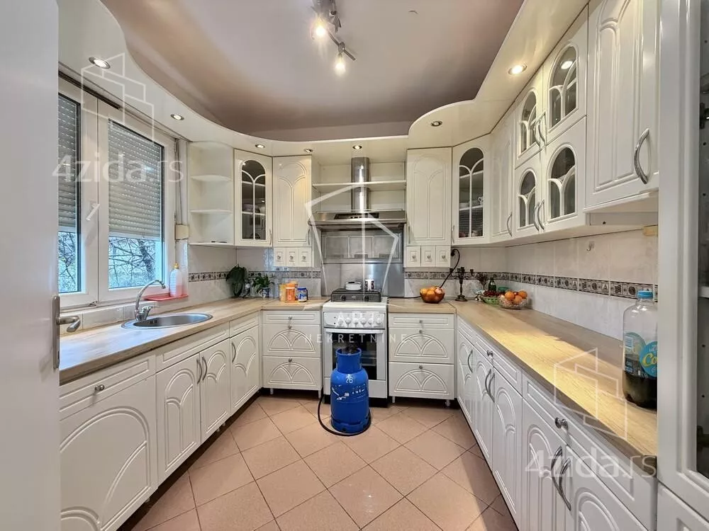 3-etažna kuća | 4zida