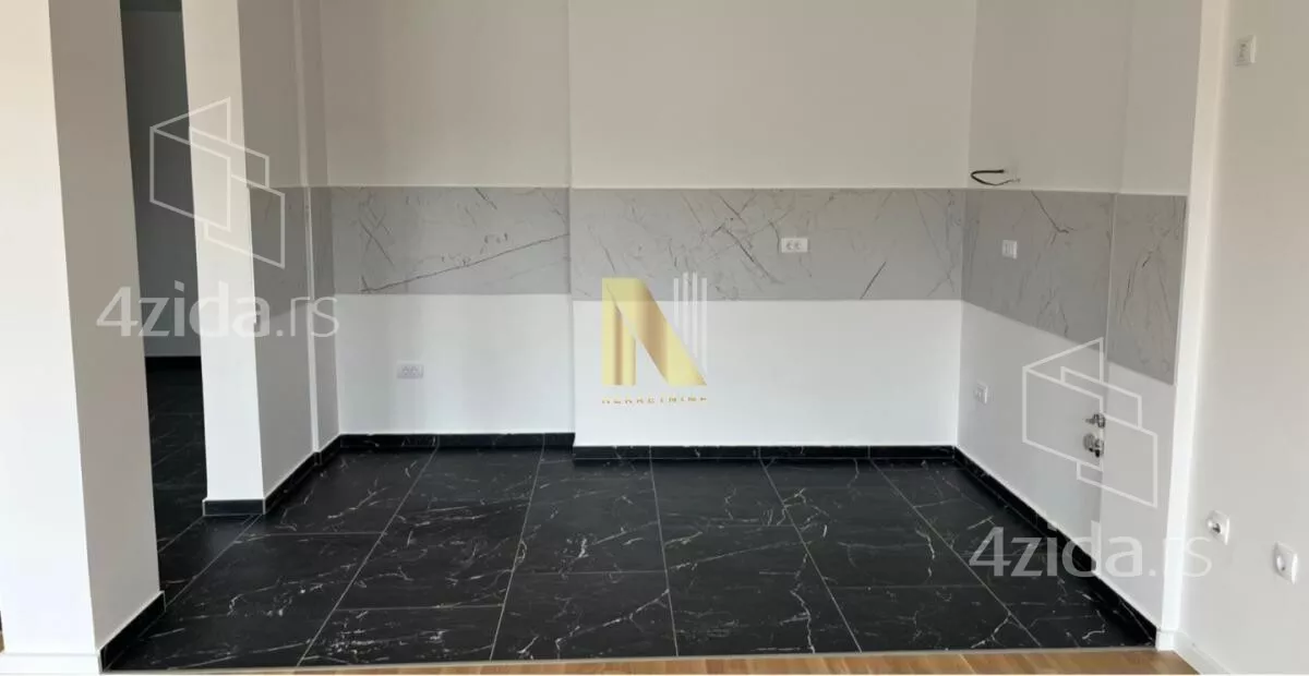 Četvoroiposoban stan | 4zida