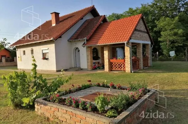 Kuća | 4zida