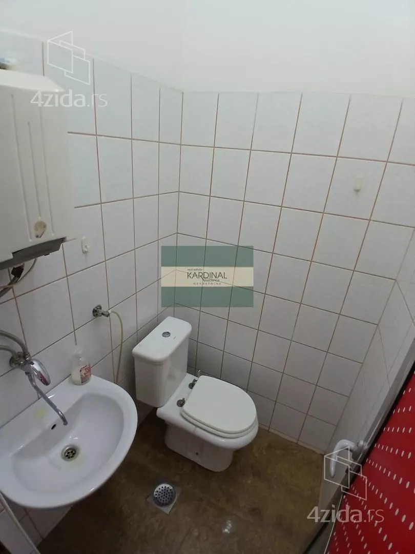 Poslovni prostor | 4zida