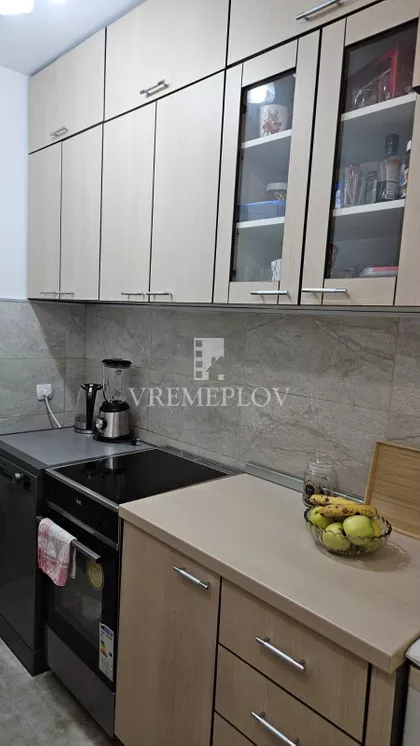 Sutjeska 8 | 4zida.rs