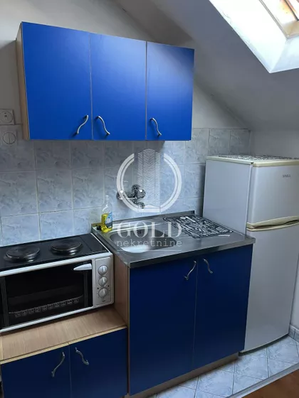 Feješ Klare | 4zida.rs