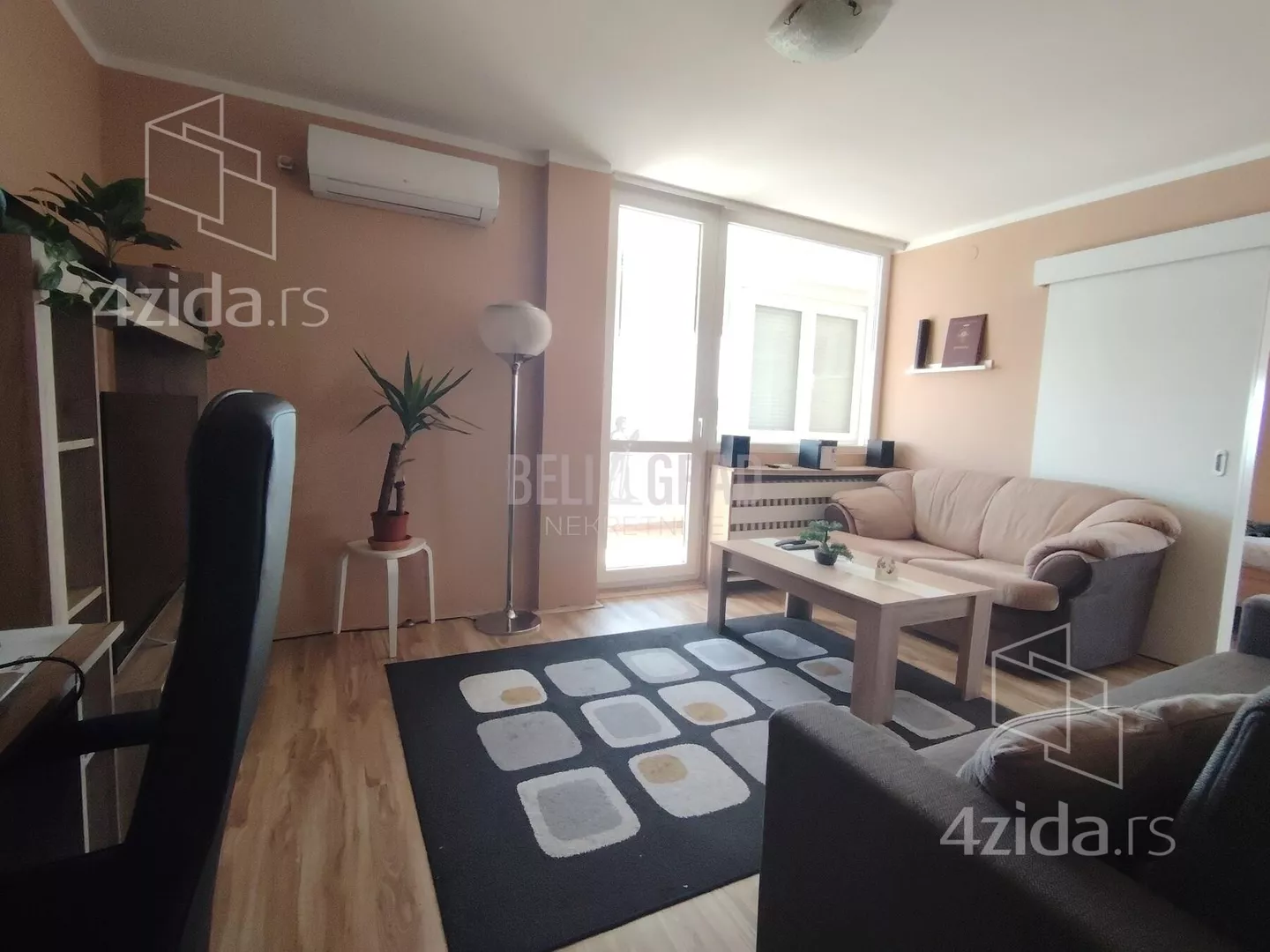 Jednoiposoban stan | 4zida