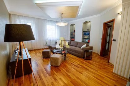 Stari Grad | 4zida.rs