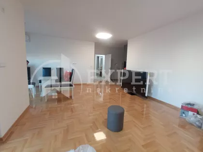 Prvomajska | 4zida.rs