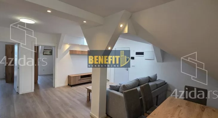 Četvoroiposoban stan | 4zida